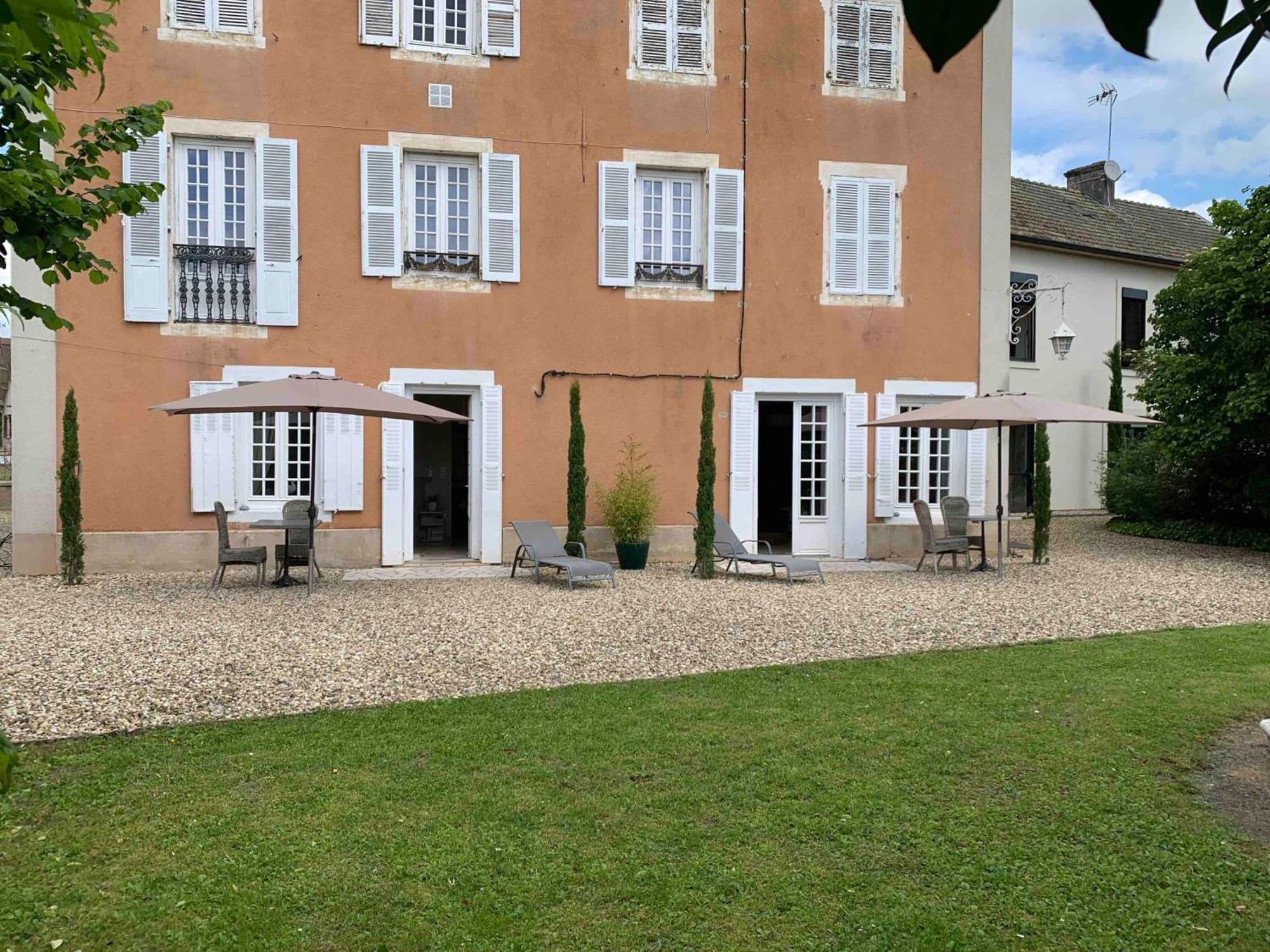 Studio En Ville Et Campagne Louhans Exterior photo